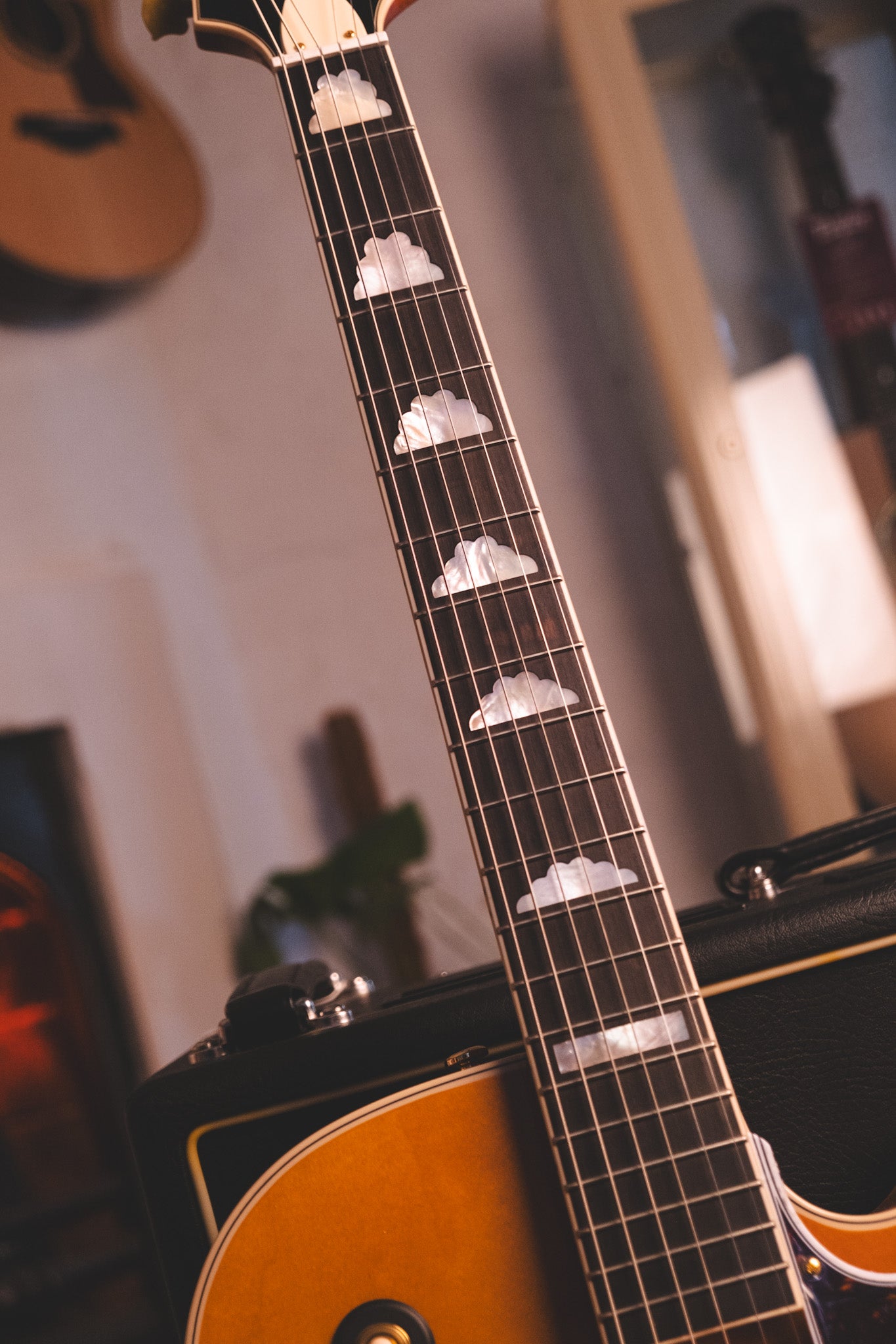 Epiphone 150th Anniversary Zephyr Deluxe Regent, Aged Antique Natural Ebony fingerboard with Epiphone Vintage Cloud Inlay