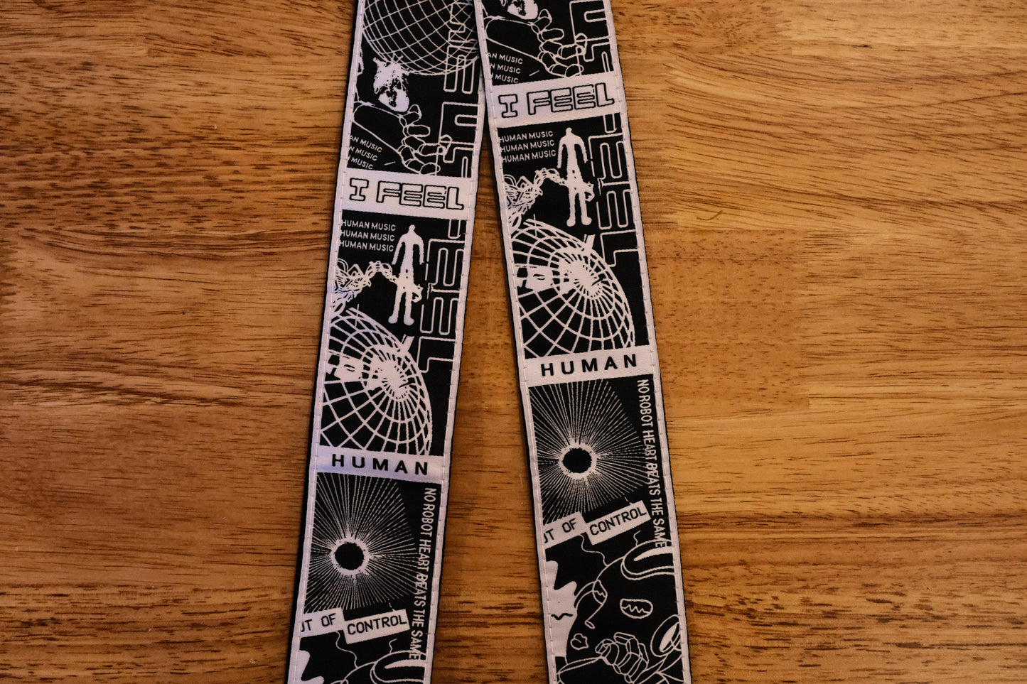 Dunlop ILOVEDUST Robot Heart Guitar Strap ILD11