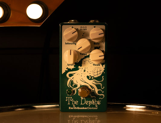 EarthQuaker Devices The Depths - Analog Optical Vibe Machines