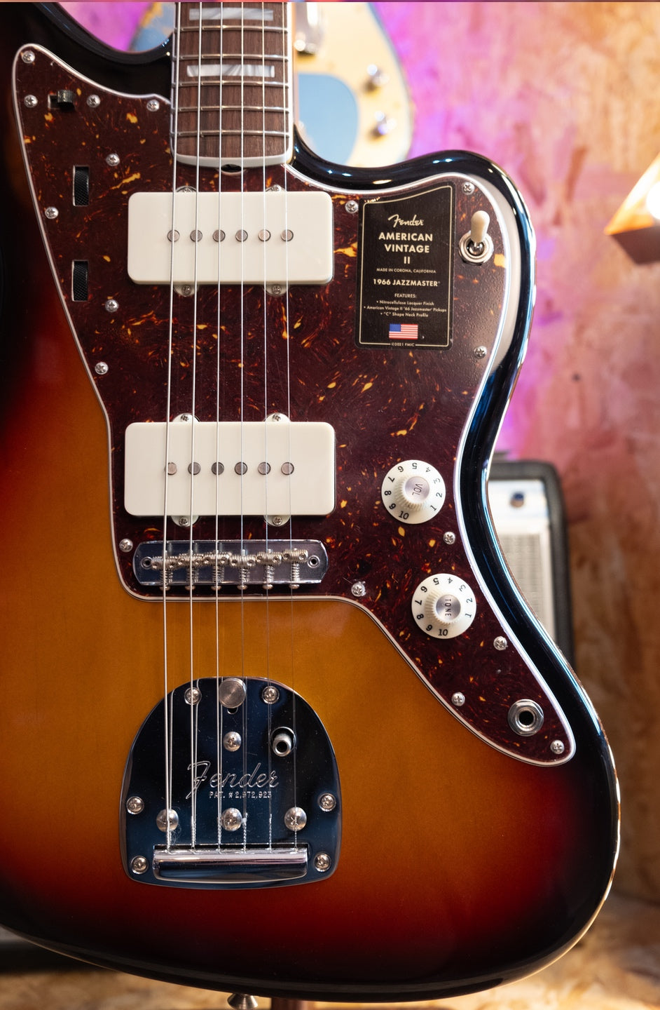 Fender American Vintage II '66 Jazzmaster, 3 Colour Sunburst
