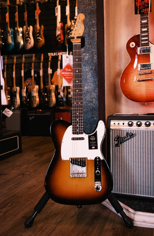 Fender American Vintage II 1963 Telecaster® Rosewood Fingerboard, 3-Color Sunburst