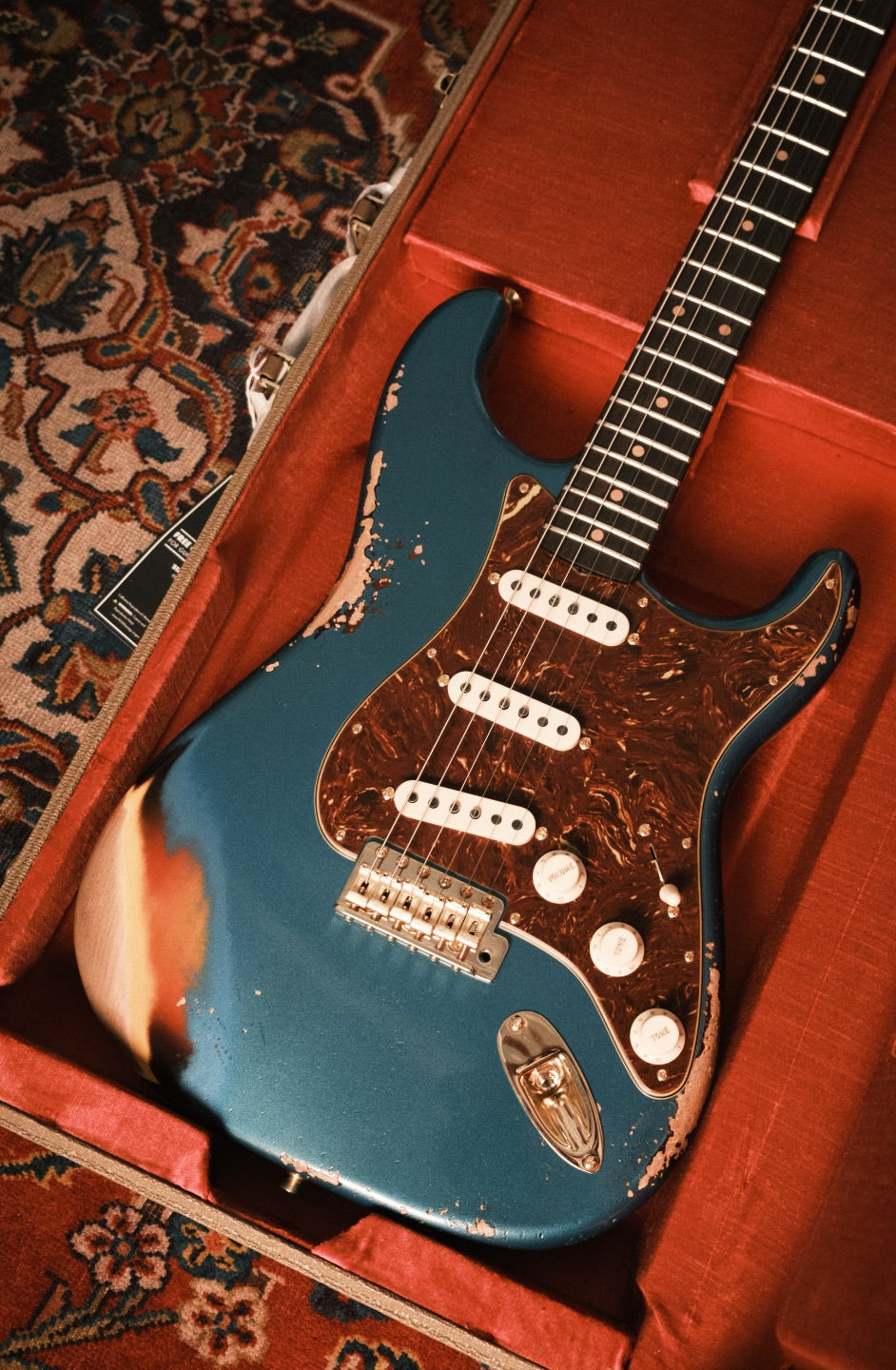 Fender Custom Shop Ltd '62 Stratocaster Gold Hardware Heavy Relic / Closet Classic Ages Ocean Turquoise Over 3-Colour-Sunburst