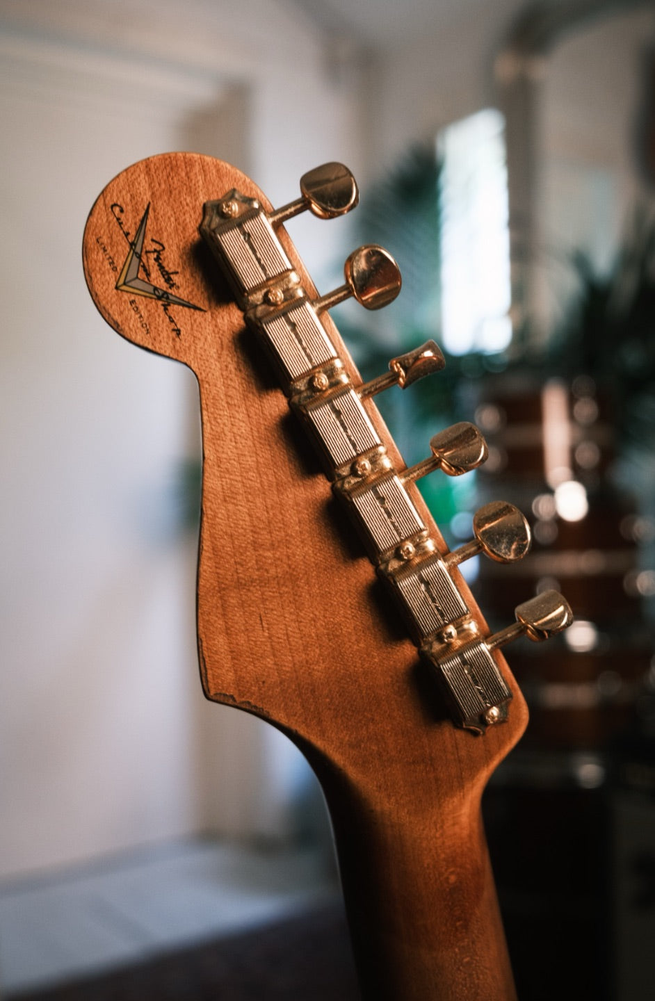 Fender Custom Shop Ltd '62 Stratocaster Gold Hardware Heavy Relic / Closet Classic Ages Ocean Turquoise Over 3-Colour-Sunburst
