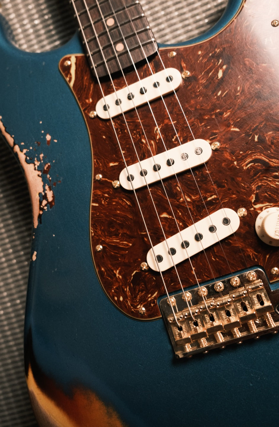Fender Custom Shop Ltd '62 Stratocaster Gold Hardware Heavy Relic / Closet Classic Ages Ocean Turquoise Over 3-Colour-Sunburst