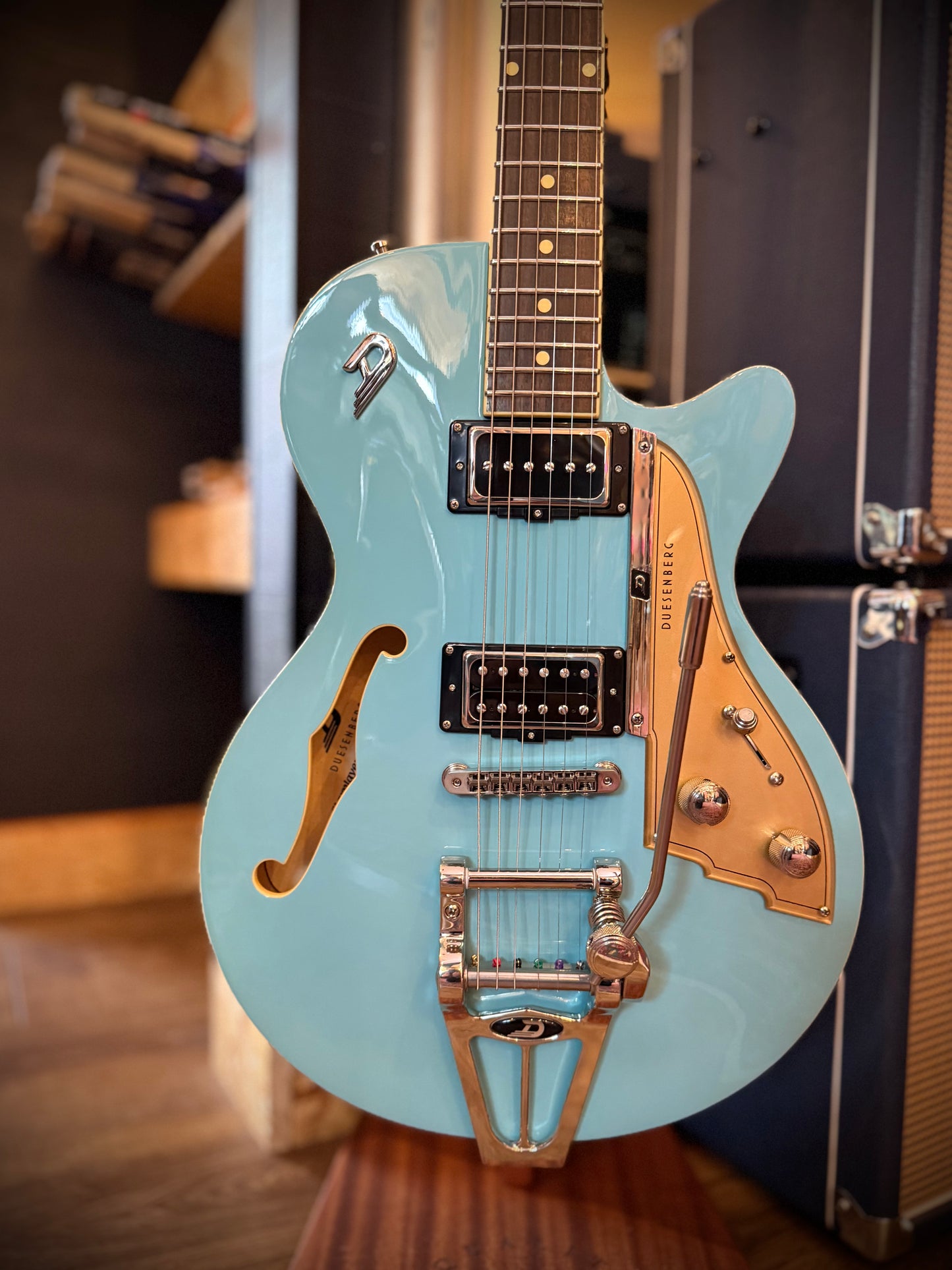 PRE-LOVED Duesenberg Starplayer TV, Narvik Blue.