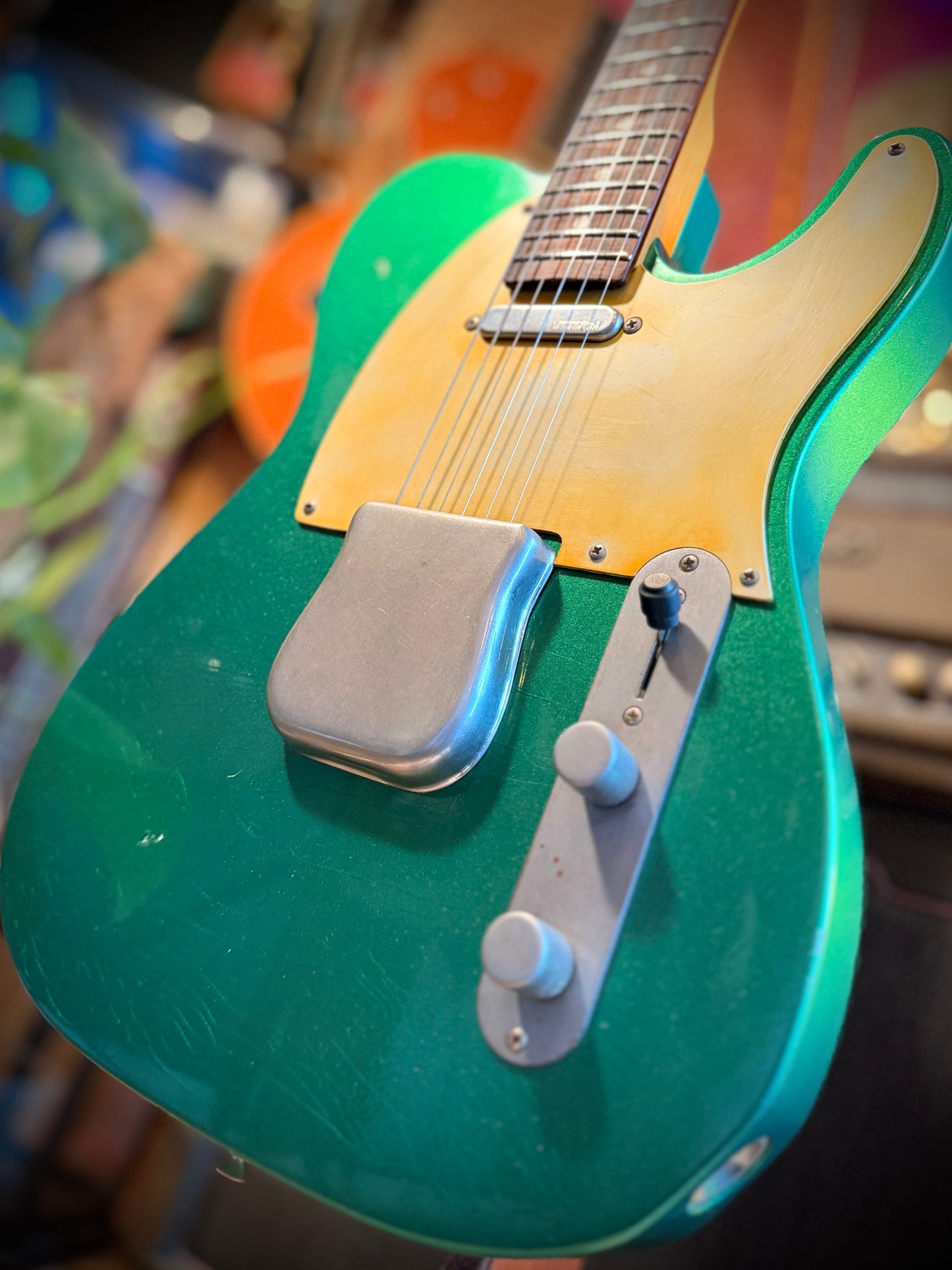 PRE-LOVED Vintage V62 ProShop Unique - Metallic Green
