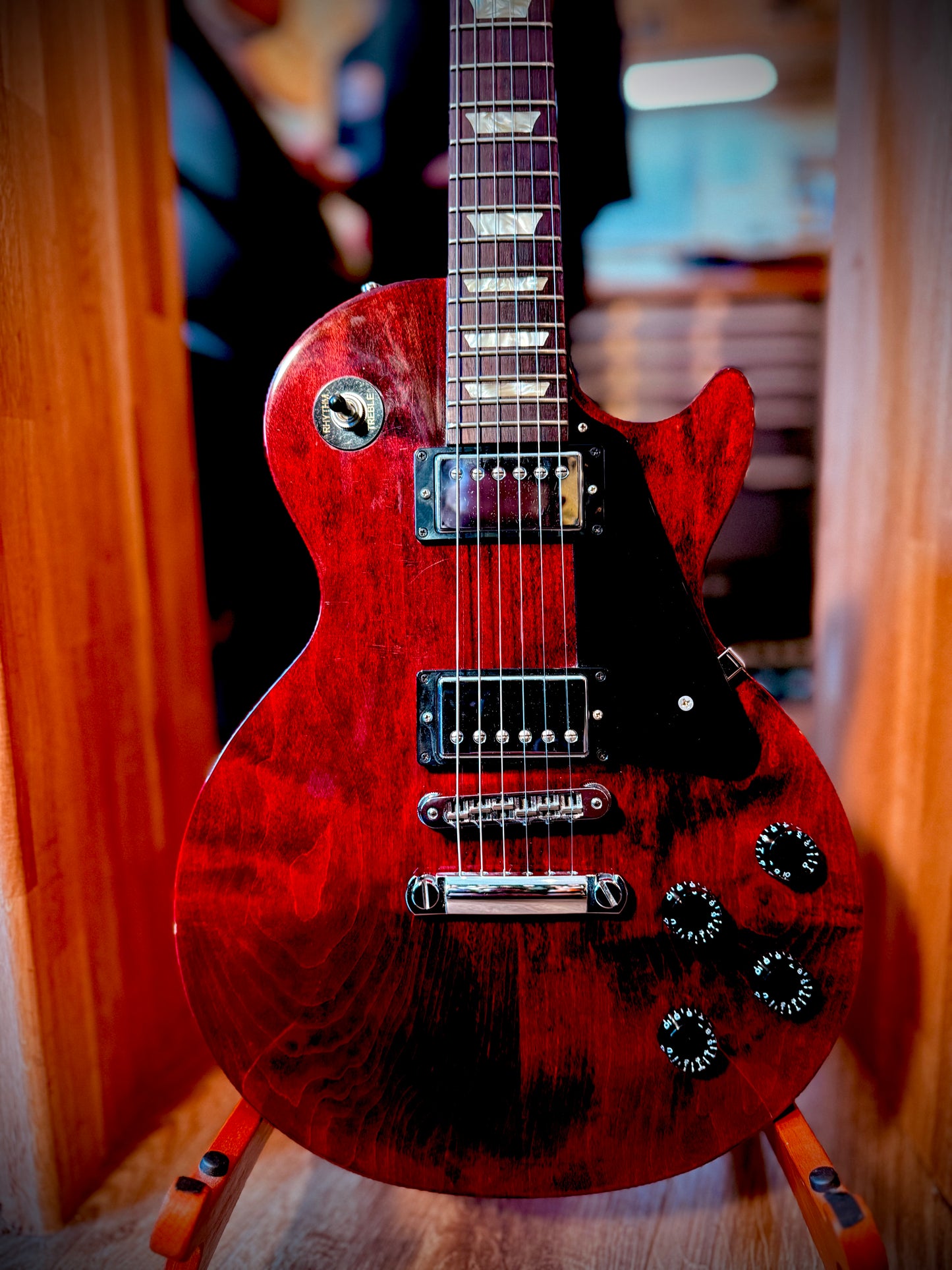 PRE-LOVED Gibson Les Paul Studio Wine Red.