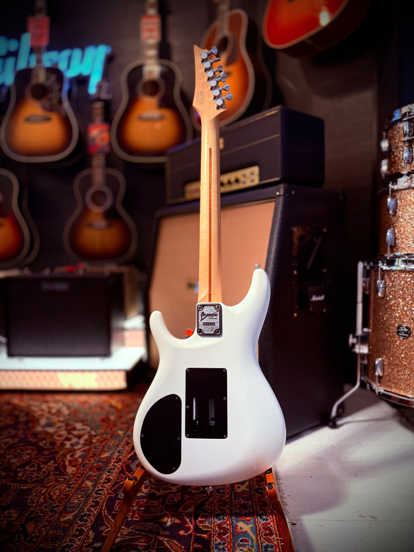 PRE-LOVED Ibanez JS2400 Joe Satriani Signature, White.
