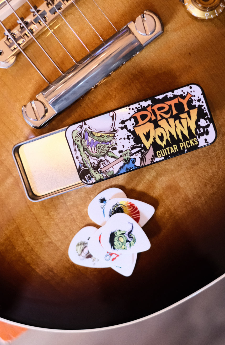 Jim Dunlop Dirty Donny Black Line Art Pick Tin