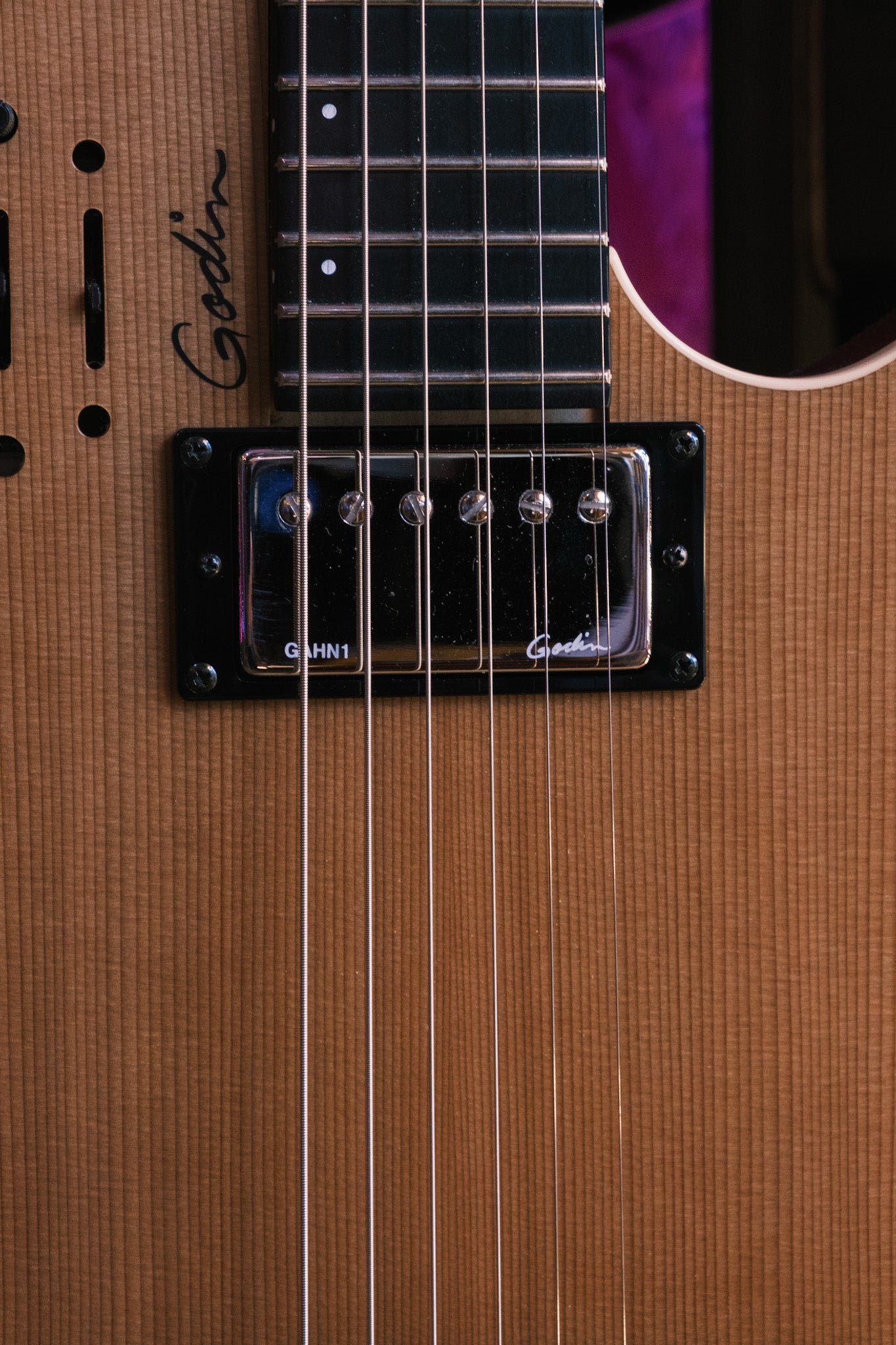 PRE-LOVED Godin A6 Ultra Natural SG