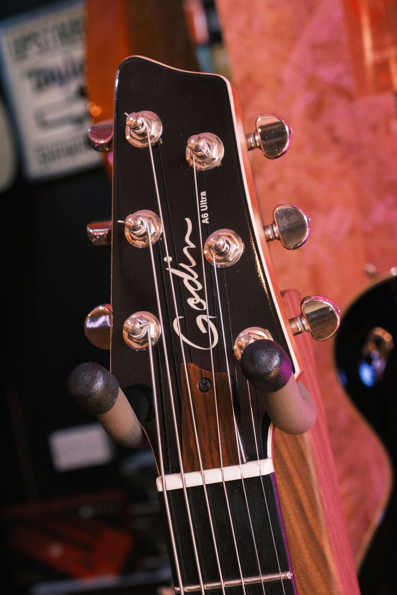 PRE-LOVED Godin A6 Ultra Natural SG