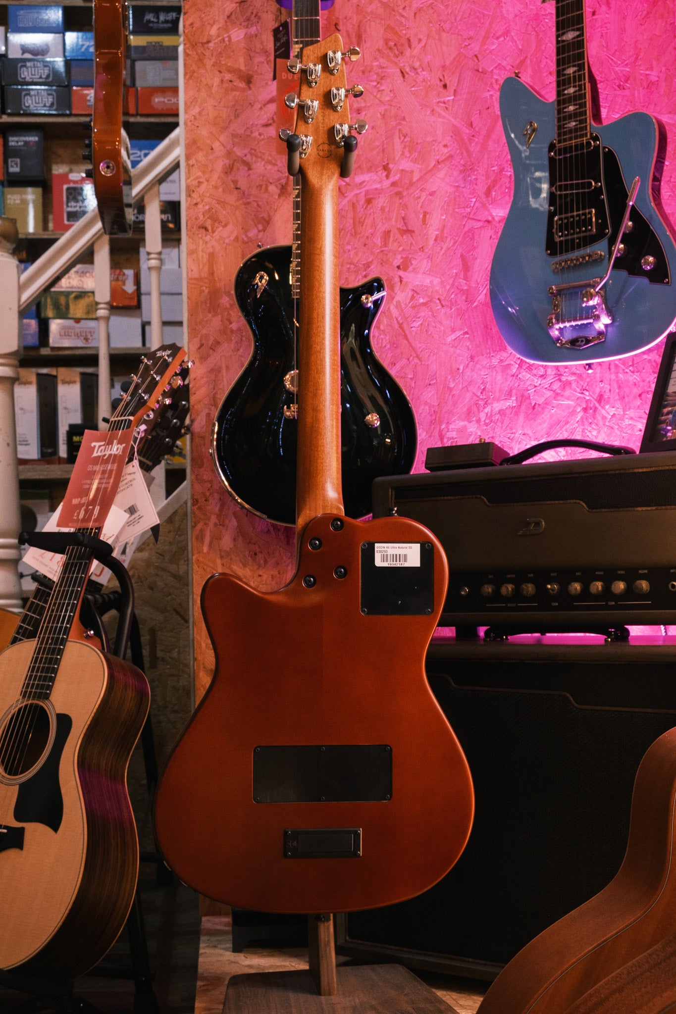 PRE-LOVED Godin A6 Ultra Natural SG