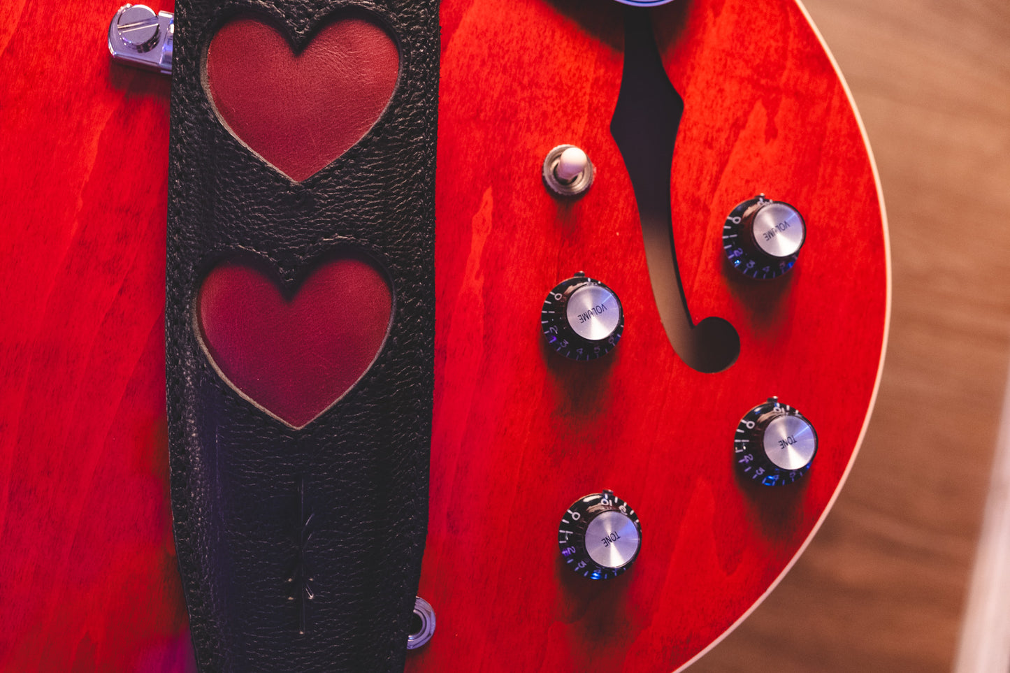 Pinegrove Leather Concept Series GS96 Guitar Strap Heart Black/Wine Red