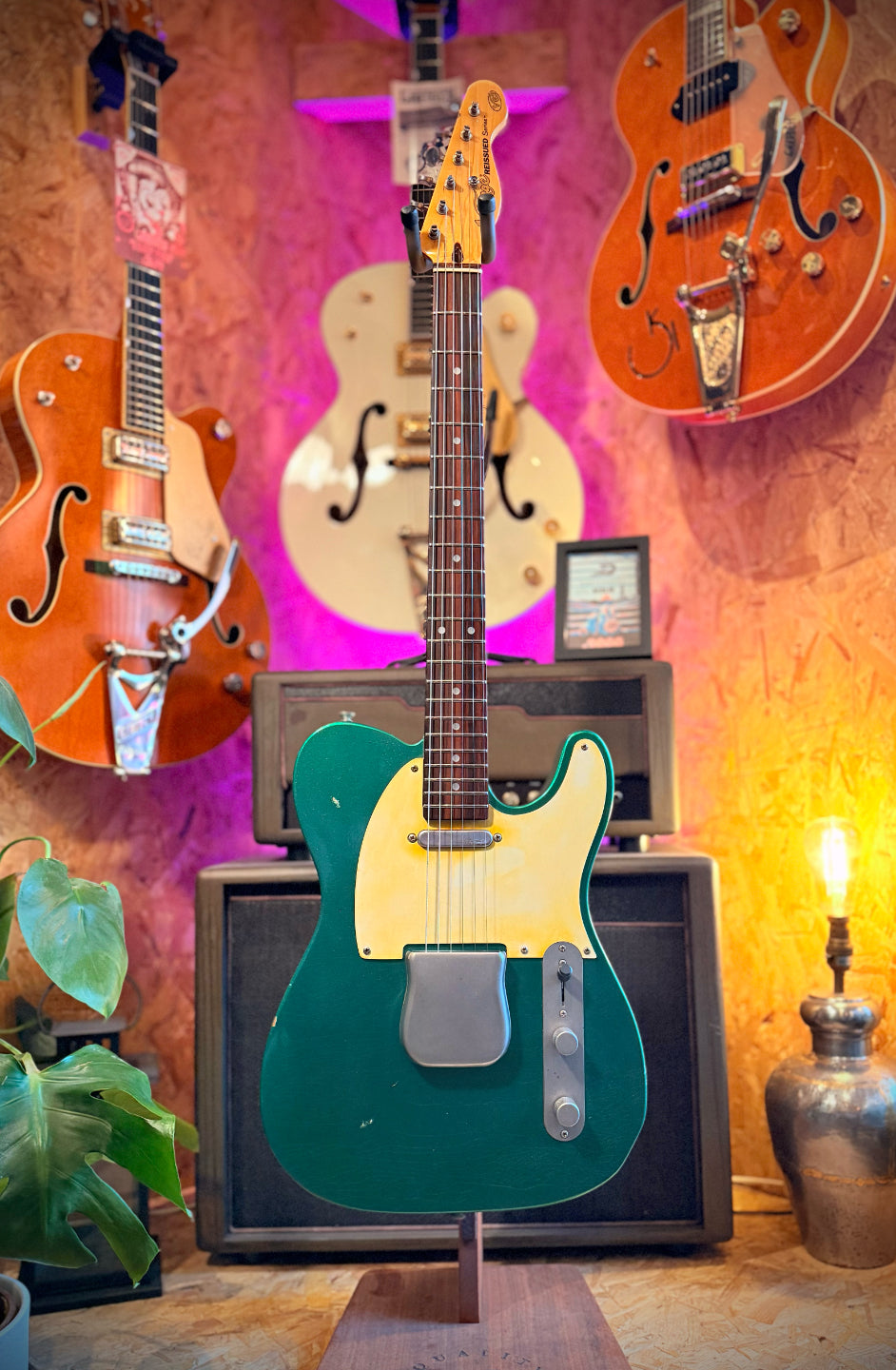 PRE-LOVED Vintage V62 ProShop Unique - Metallic Green