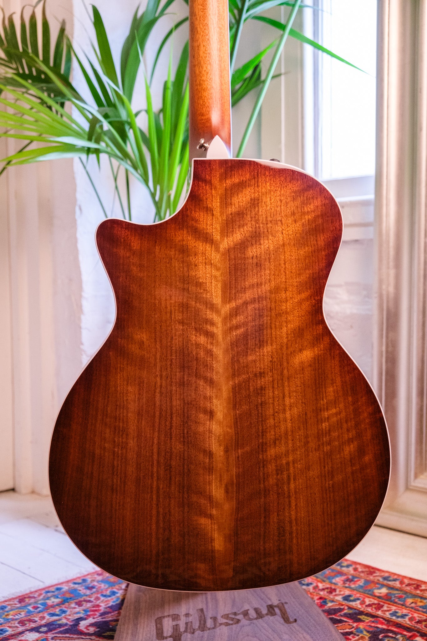 Taylor 424ce Special Edition Walnut Shaded Edge Burst