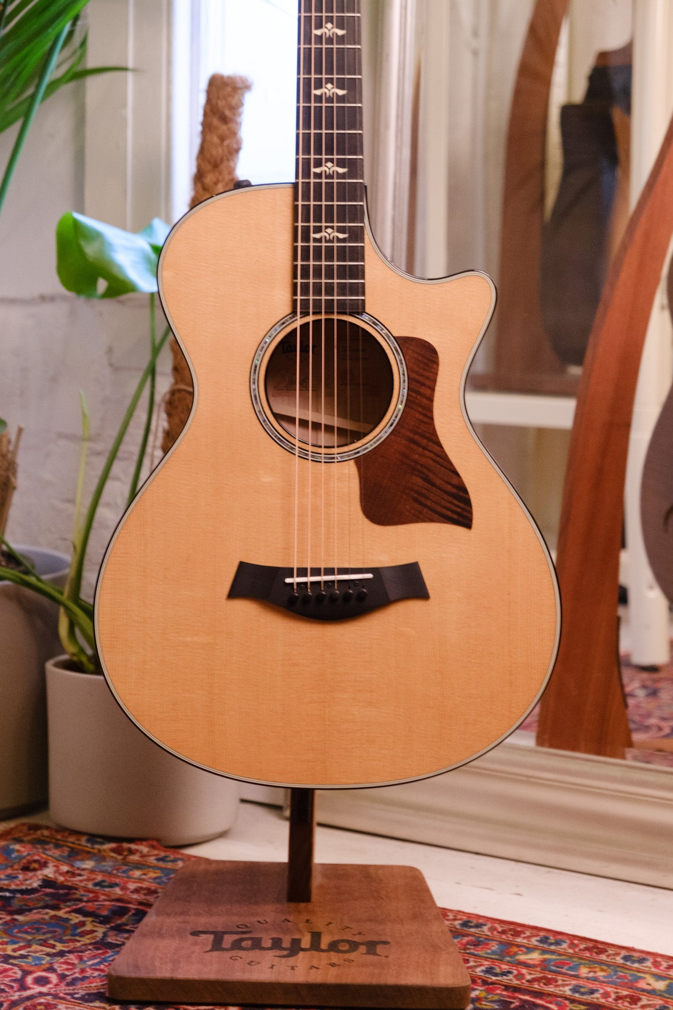 Taylor 612ce 12 Fret Grand Concert