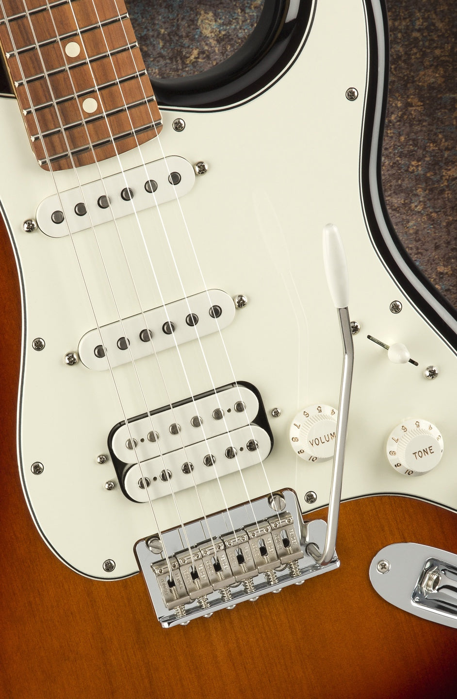 Fender Player Stratocaster HSS 3 colour sunburst pau ferro fingerboard