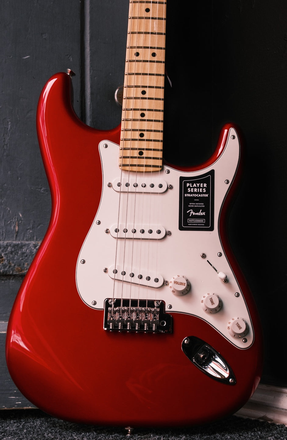 Fender Player Stratocaster Maple Fingerboard Candy Apple Red