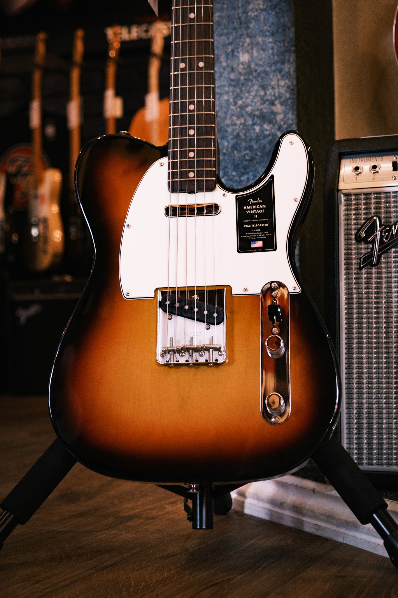 Fender American Vintage II 1963 Telecaster® Rosewood Fingerboard, 3-Color Sunburst