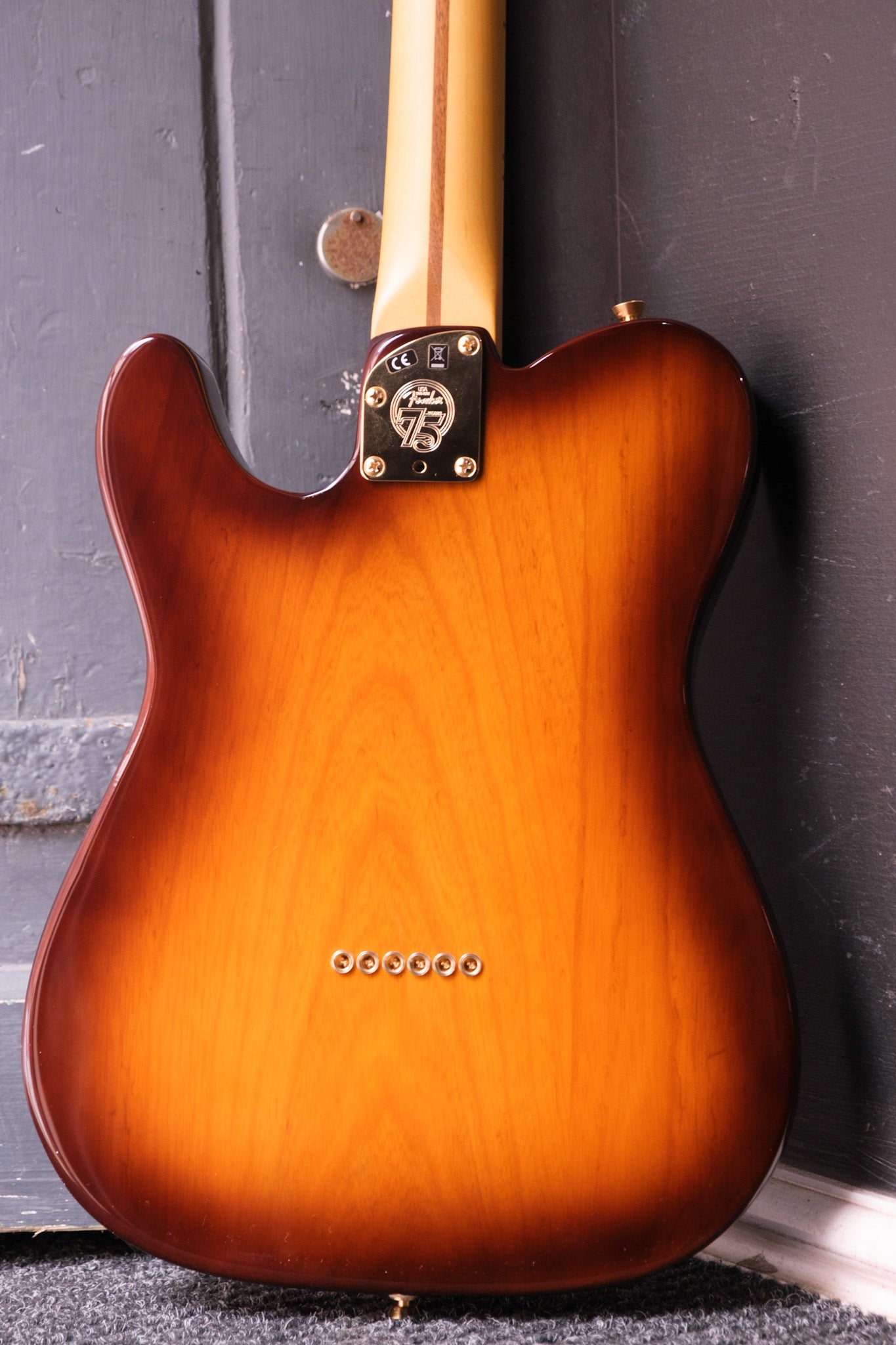 Fender 75th Anniversary Commemorative Telecaster®, Maple Fingerboard, 2-Color Bourbon Burst