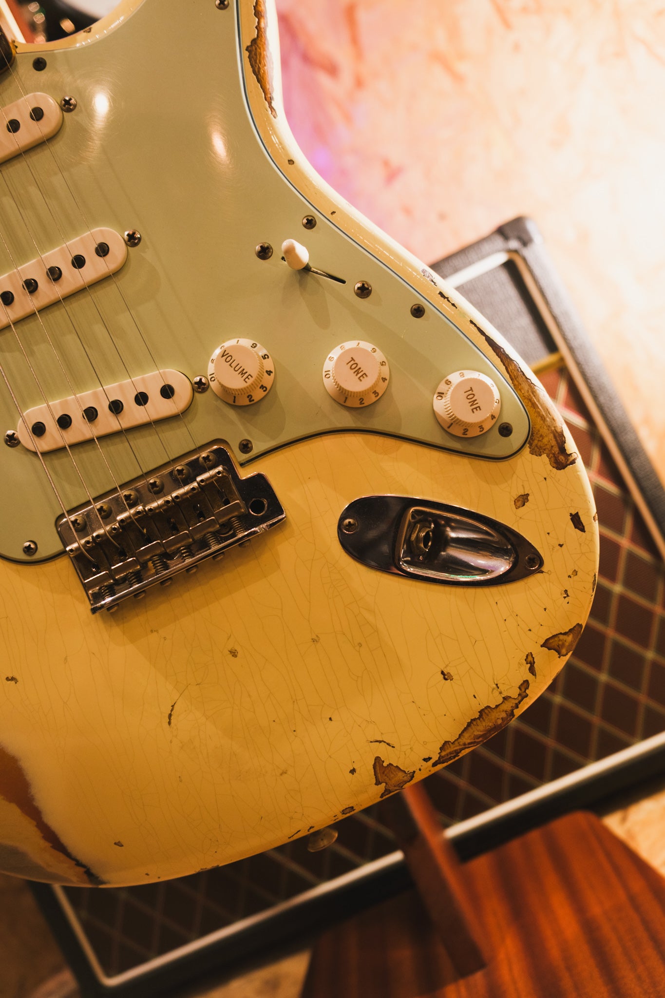 PRE LOVED Fender Custom Shop 1960 Stratocaster Relic, Vintage White Over 3 Tone Sunburst, Heavy Relic (2016)