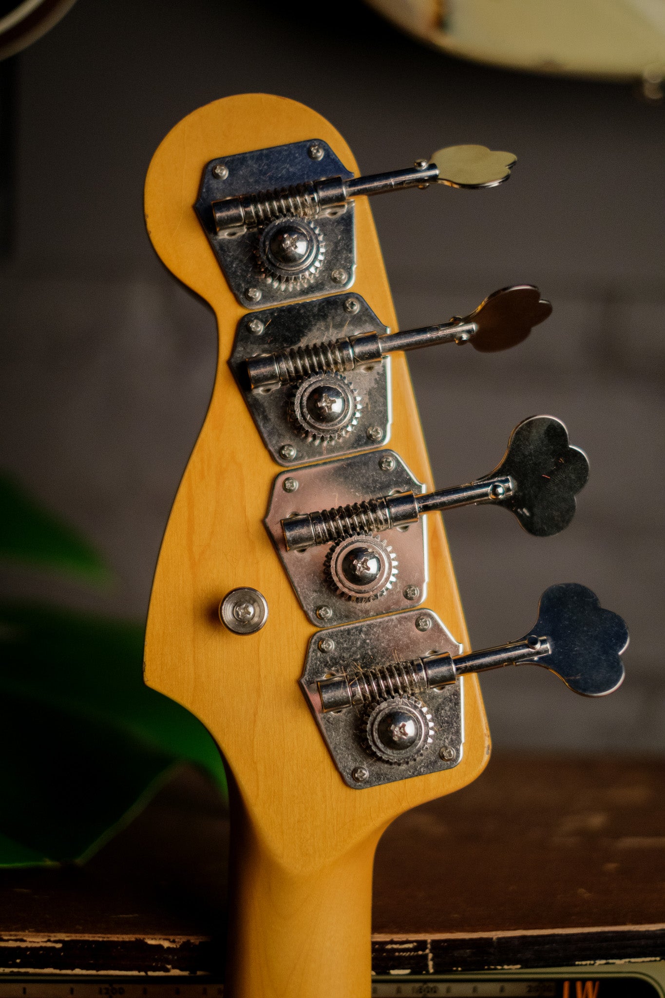 Fender James Jamerson 1962 Precision Bass, 3 Tone Sunburst