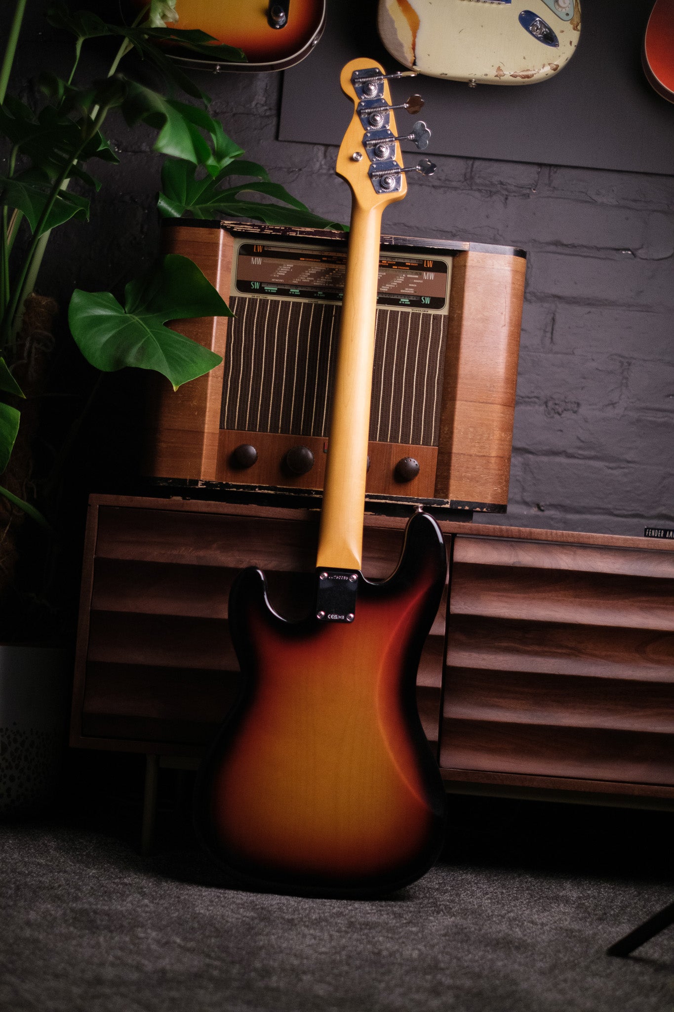 Fender James Jamerson 1962 Precision Bass, 3 Tone Sunburst