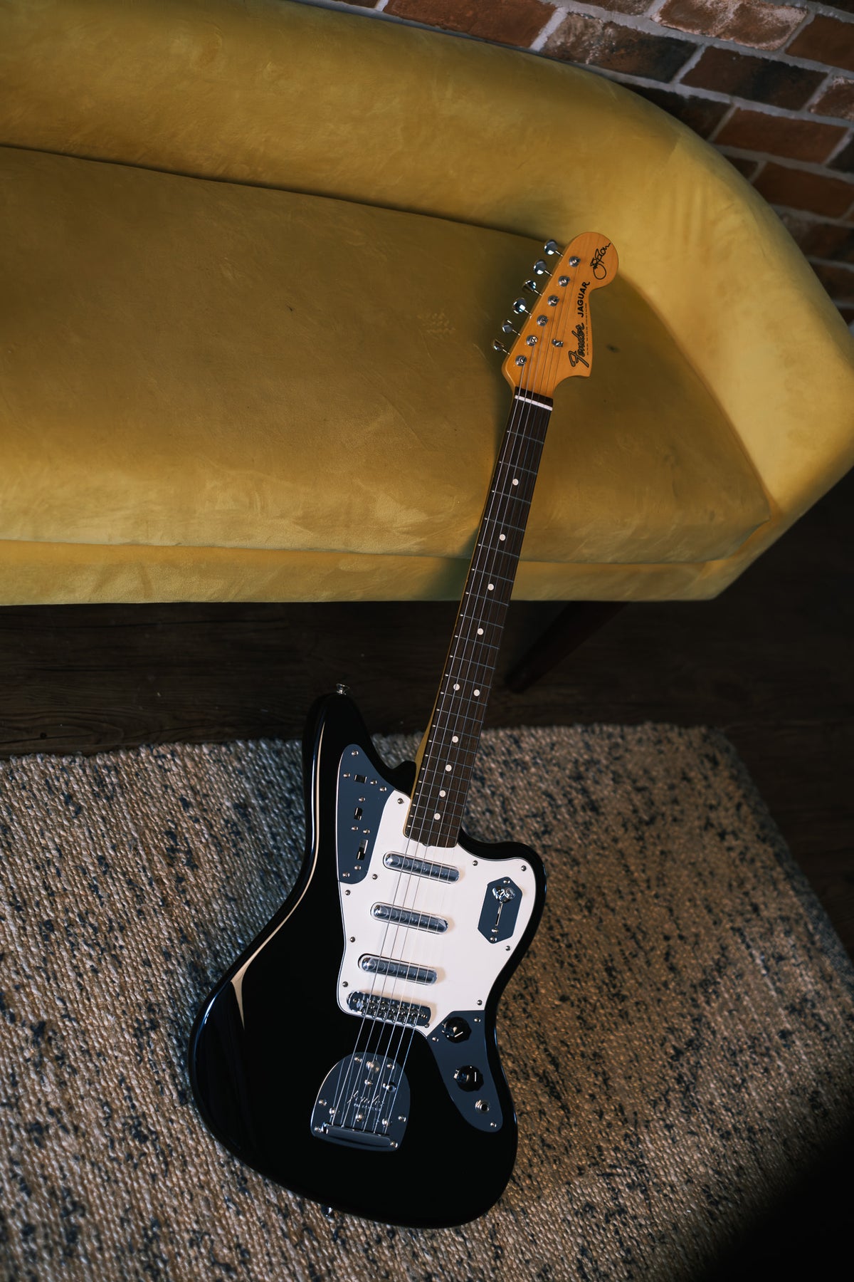 Fender Limited Edition Johnny Marr Signature Special Jaguar, Black