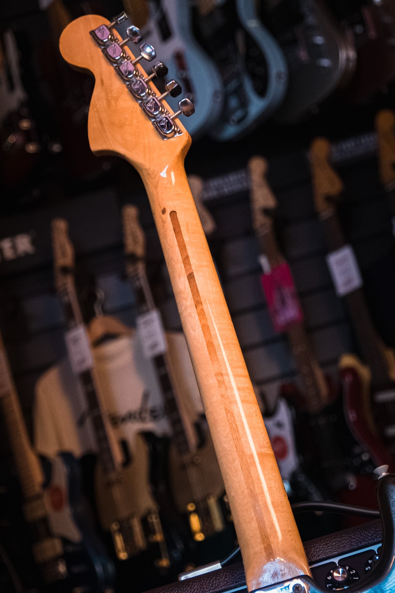 PRE-LOVED Fender 1975 Stratocaster, Hardtail, 3 Tone Sunburst