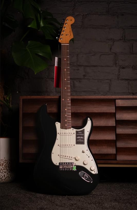 Fender Vintera III Early '60s Stratocaster, Black