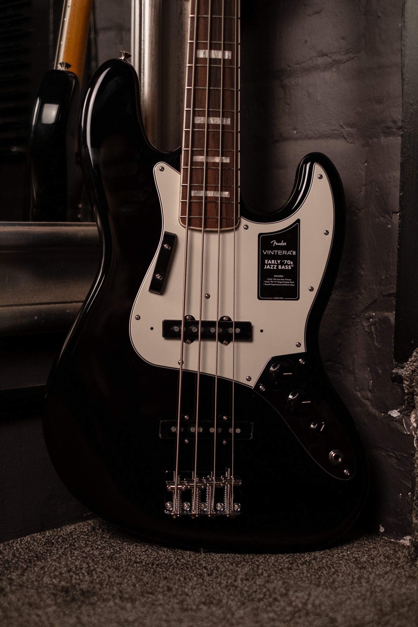 Fender Vintera III Early 70'S Jazz Bass, Black
