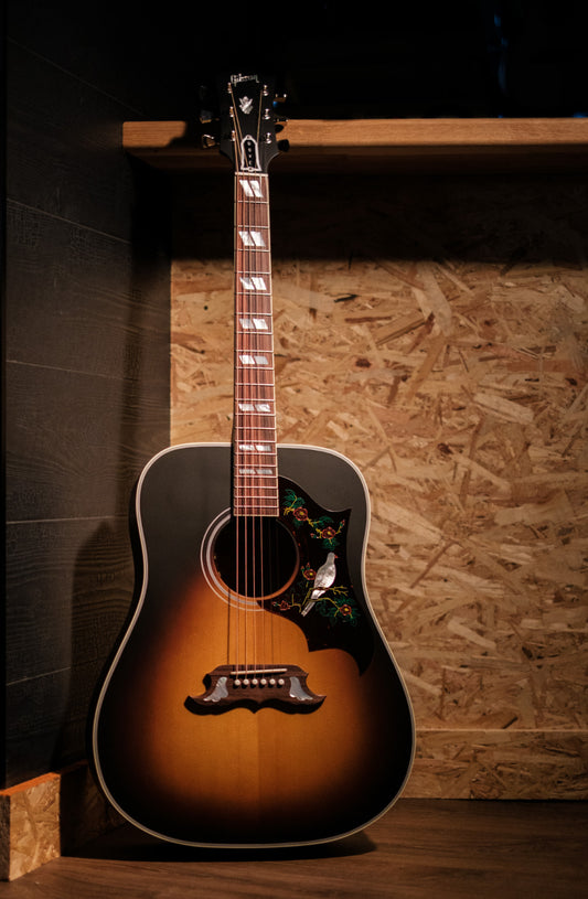 Gibson Dove Mahogany Satin Vintage Sunburst