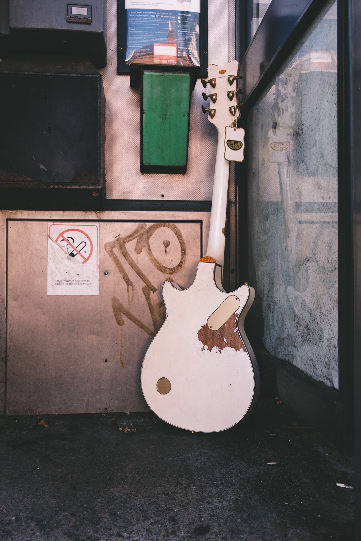 Gretsch Custom Shop G6134-62 Penguin Vintage White Heavy Relic