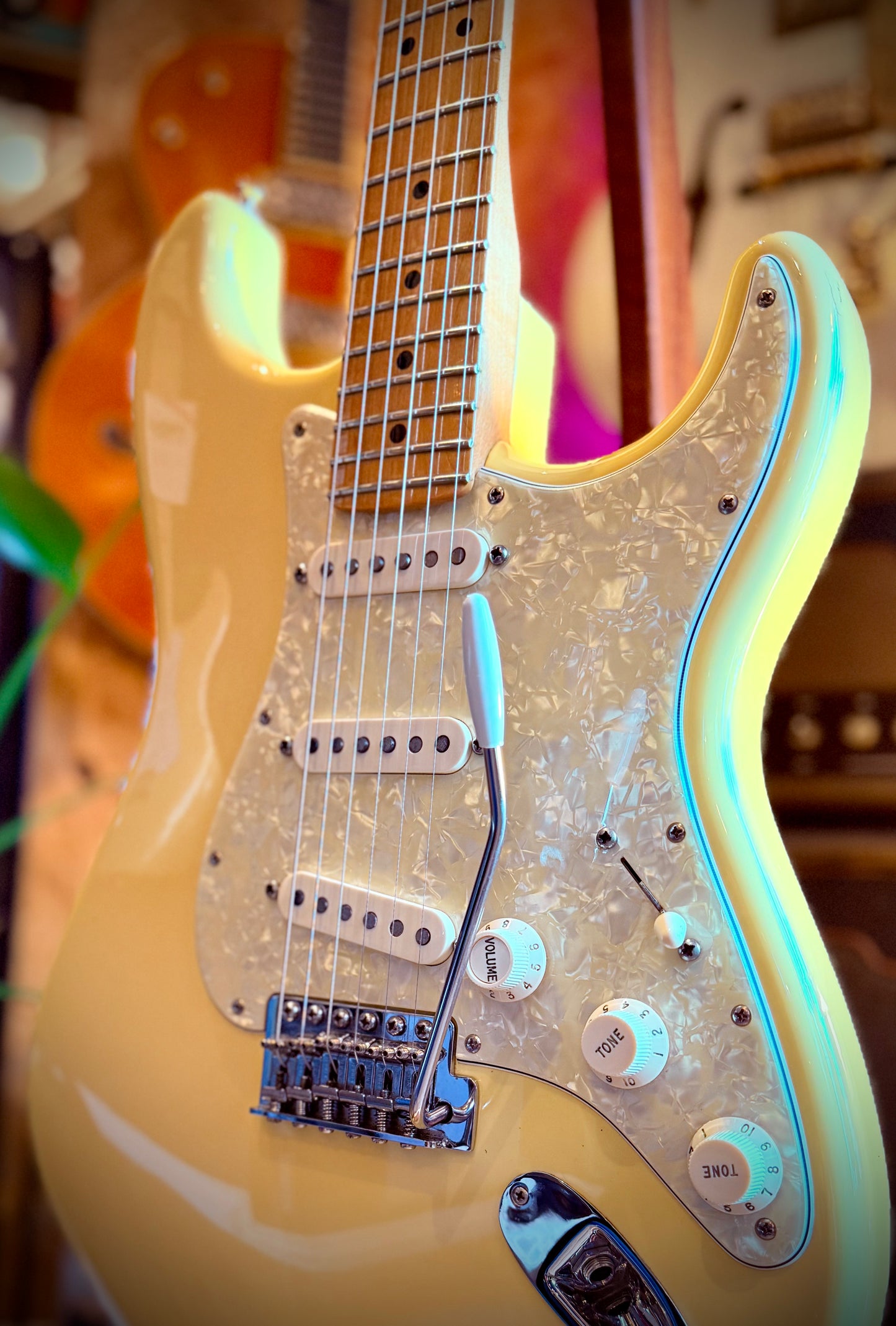 PRE LOVED Fender Roadhouse Stratocaster Vintage White