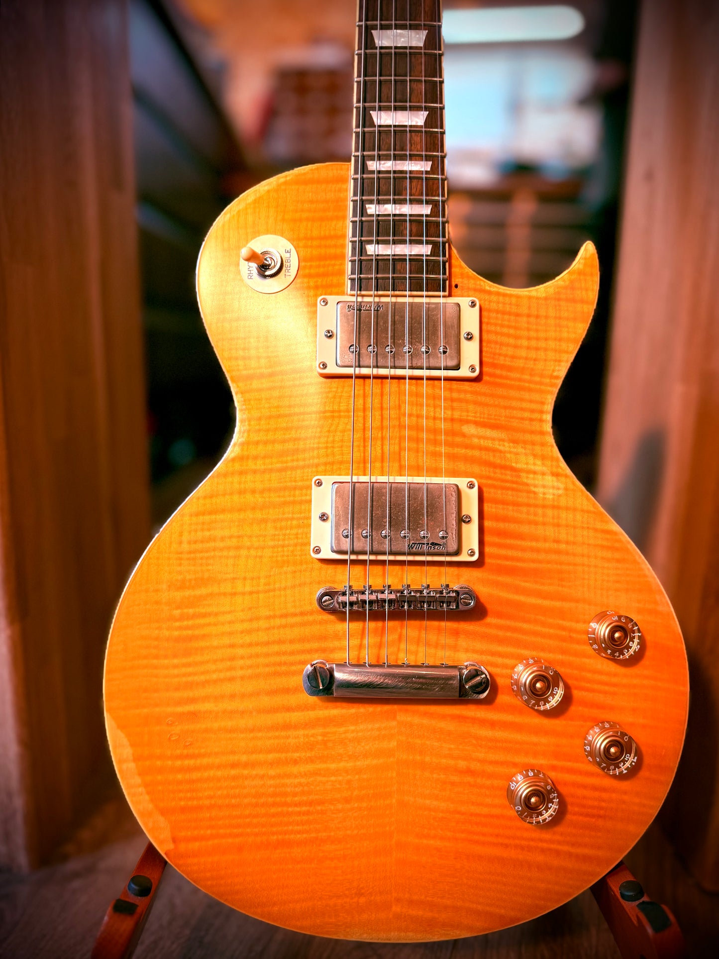 PRE-LOVED Vintage V100 Iconic Distressed Lemon Drop.