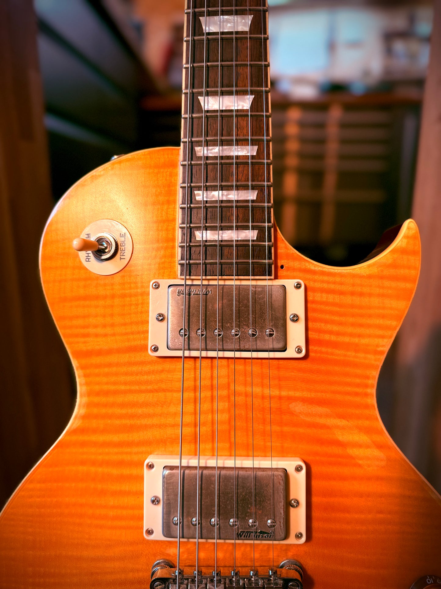 PRE-LOVED Vintage V100 Iconic Distressed Lemon Drop.
