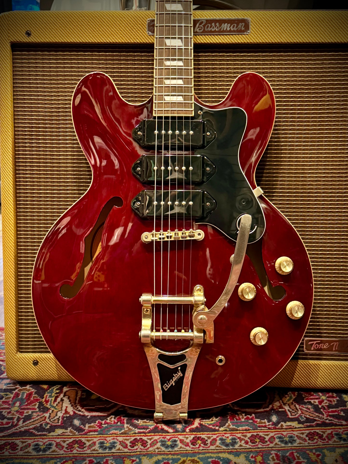 PRE LOVED Epiphone Riviera Custom P93, Wine Red, Limited Edition.