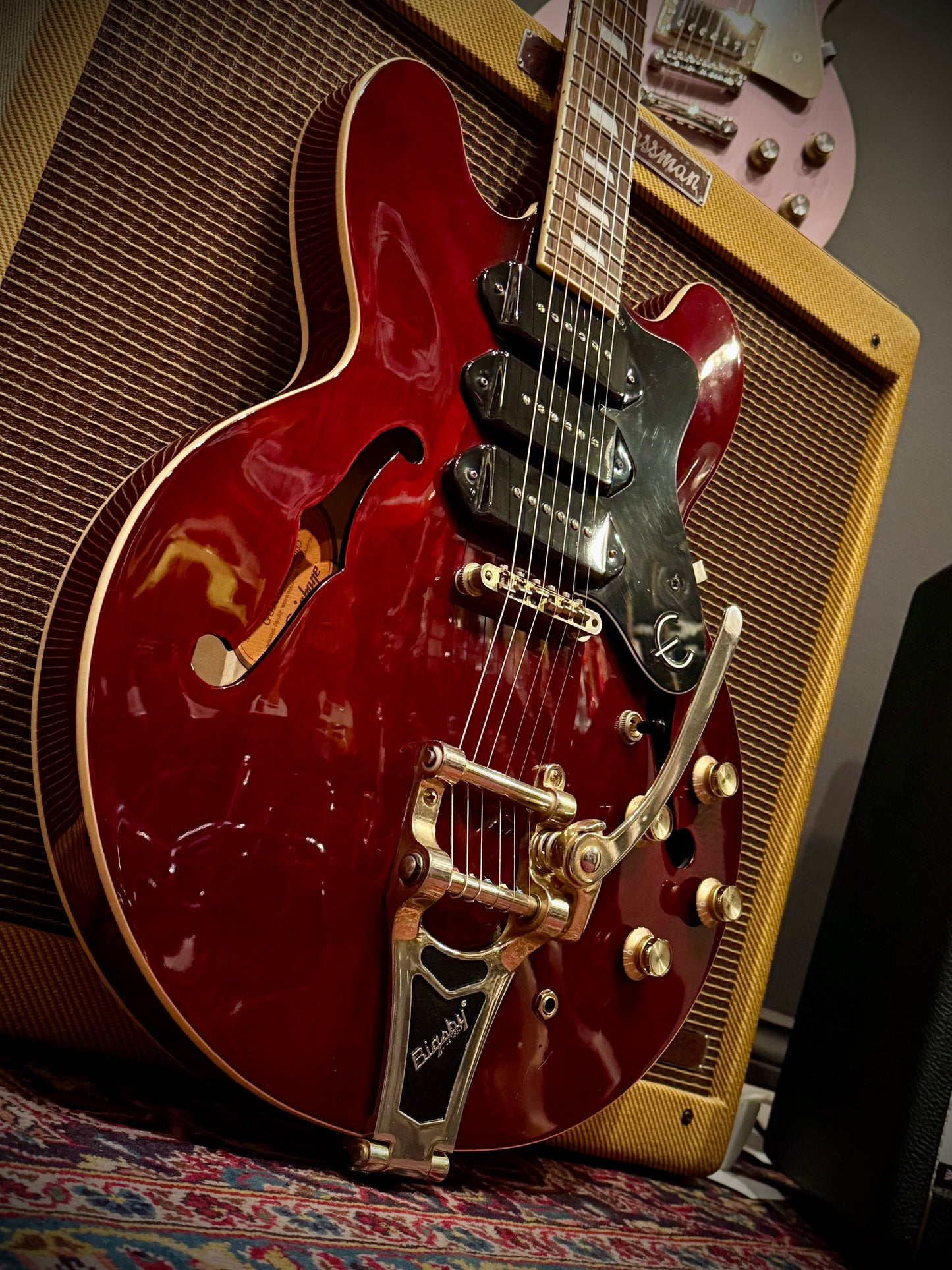 PRE LOVED Epiphone Riviera Custom P93, Wine Red, Limited Edition.