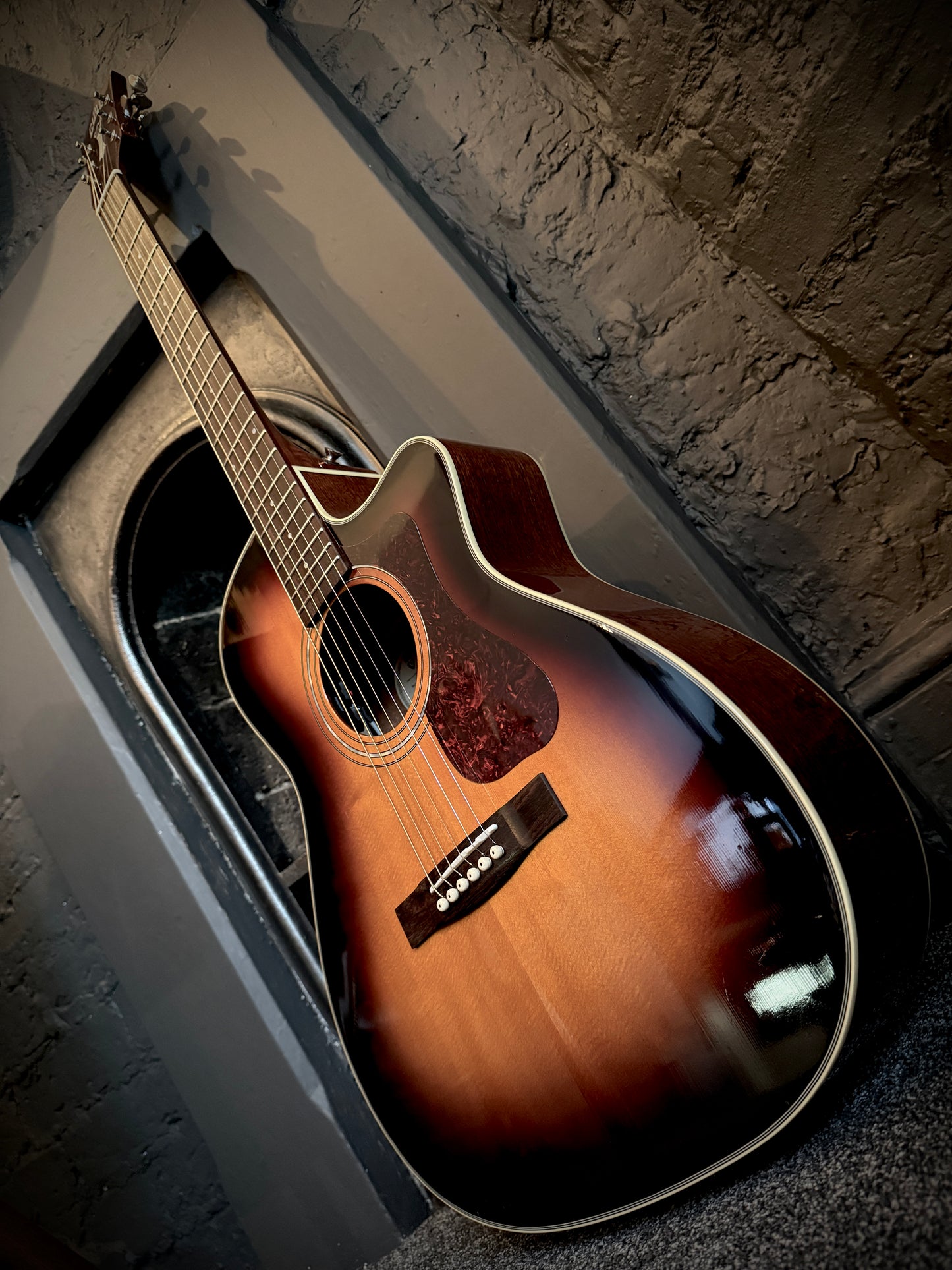 PRE LOVED Guild Westerly Collection OM 140CE