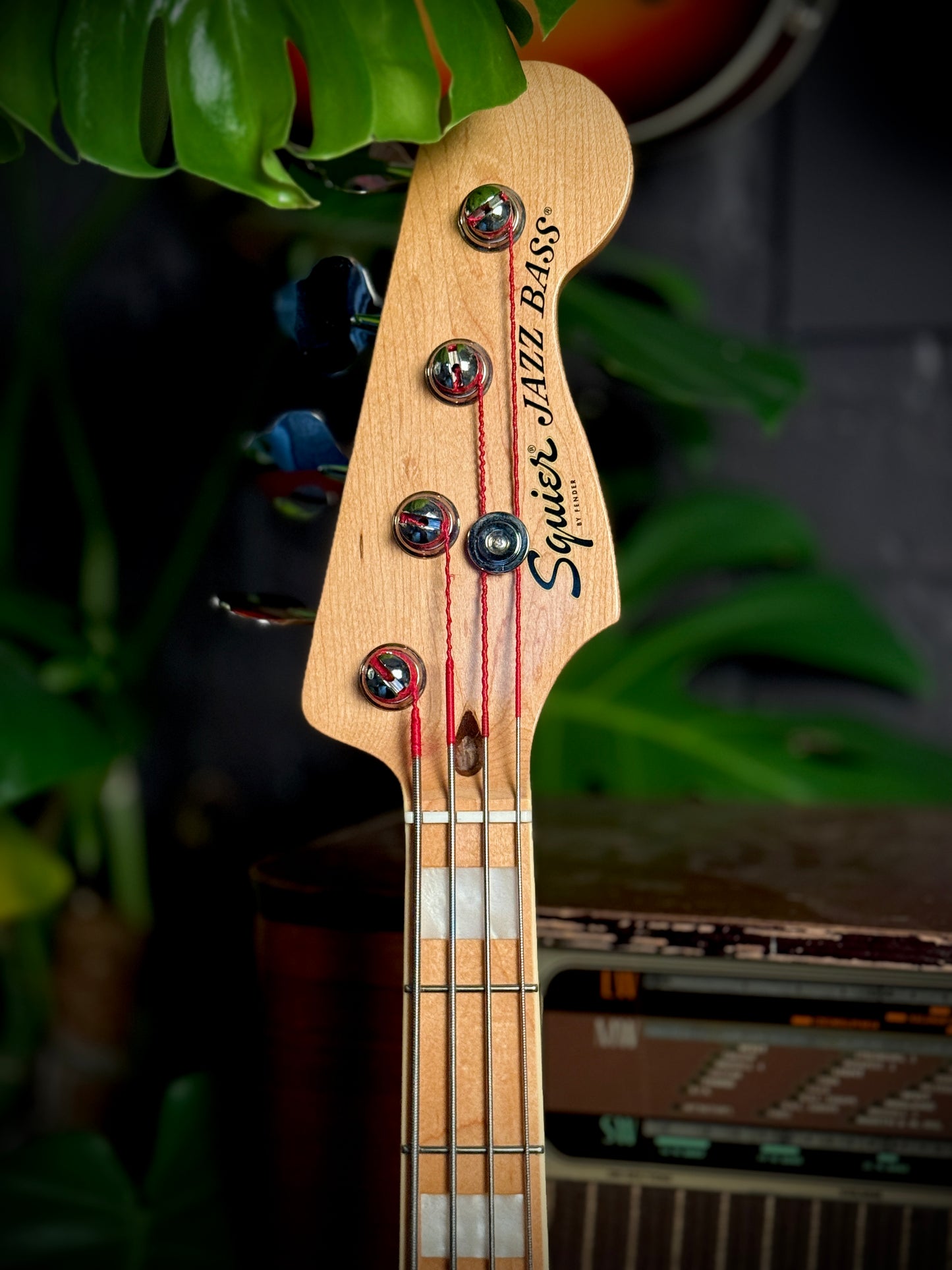 PRE LOVED Squier Classic Vibe 70's Active Jazz Bass, Mocha