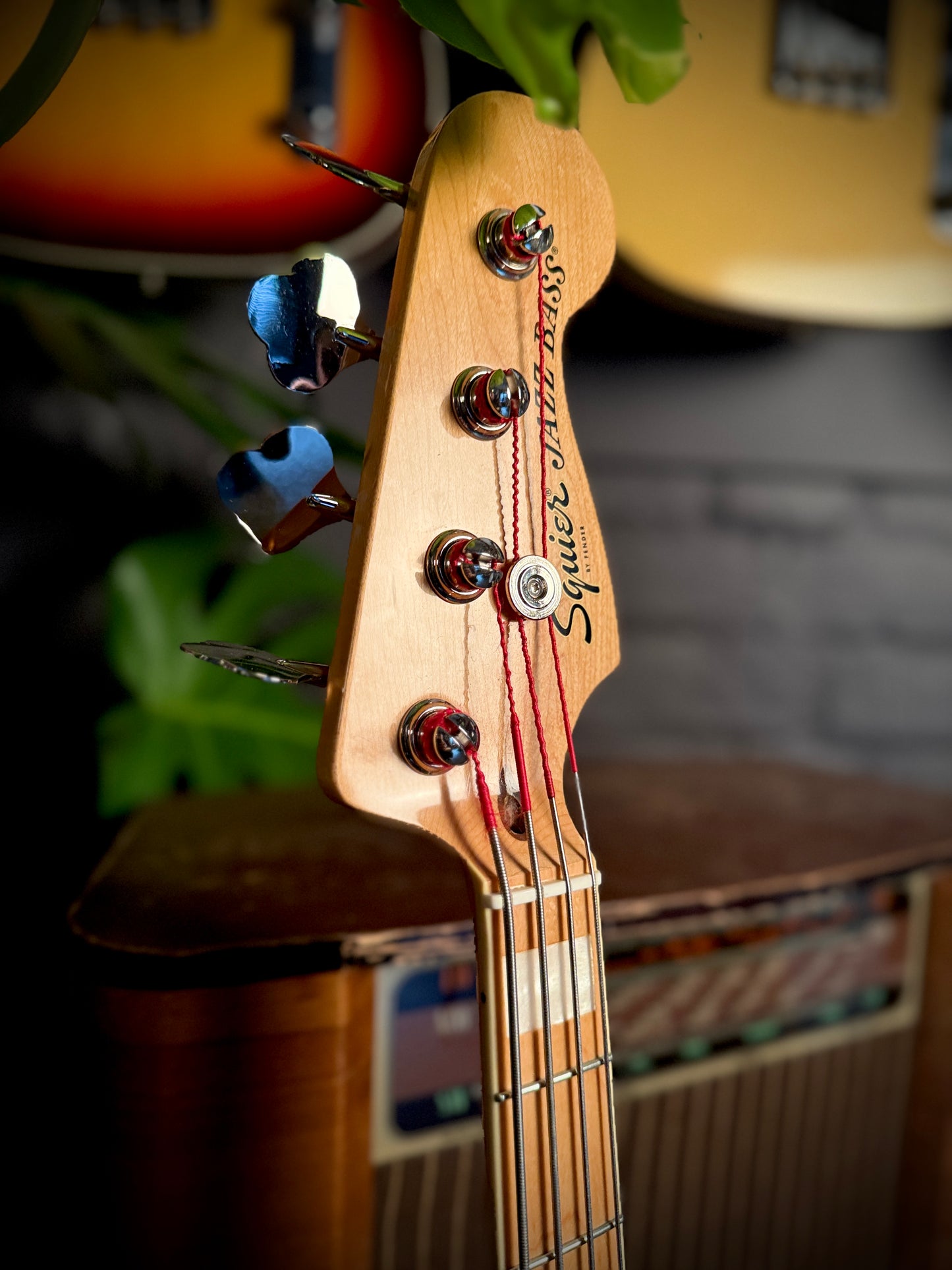 PRE LOVED Squier Classic Vibe 70's Active Jazz Bass, Mocha