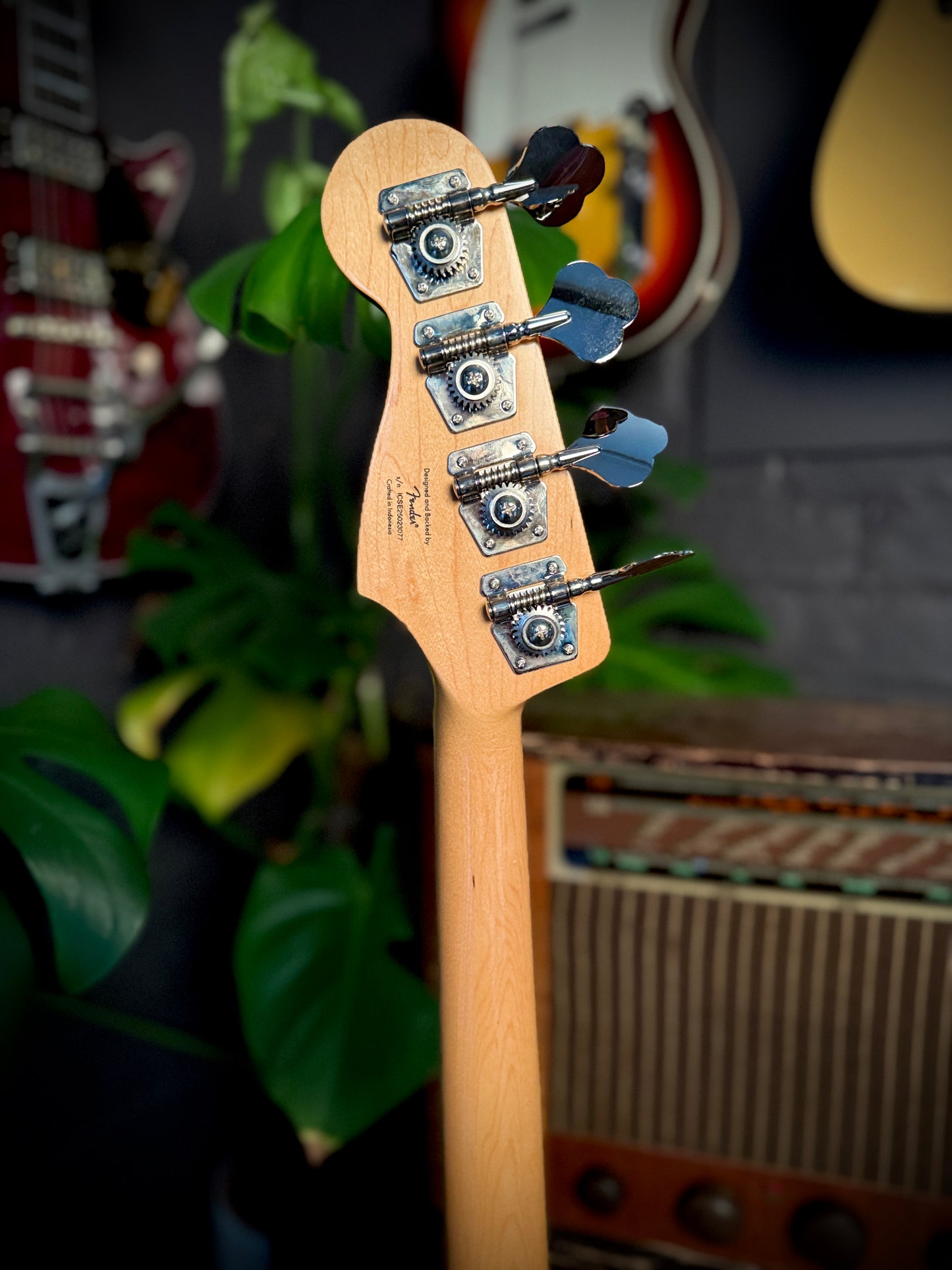 PRE LOVED Squier Classic Vibe 70's Active Jazz Bass, Mocha