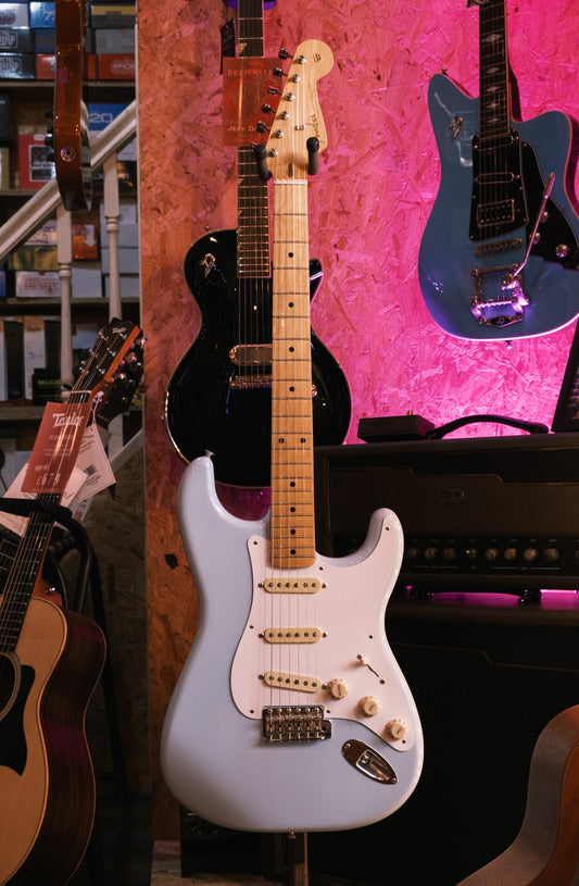 PRE-LOVED Fender Vintera '50s Stratocaster Sonic Blue Maple Neck