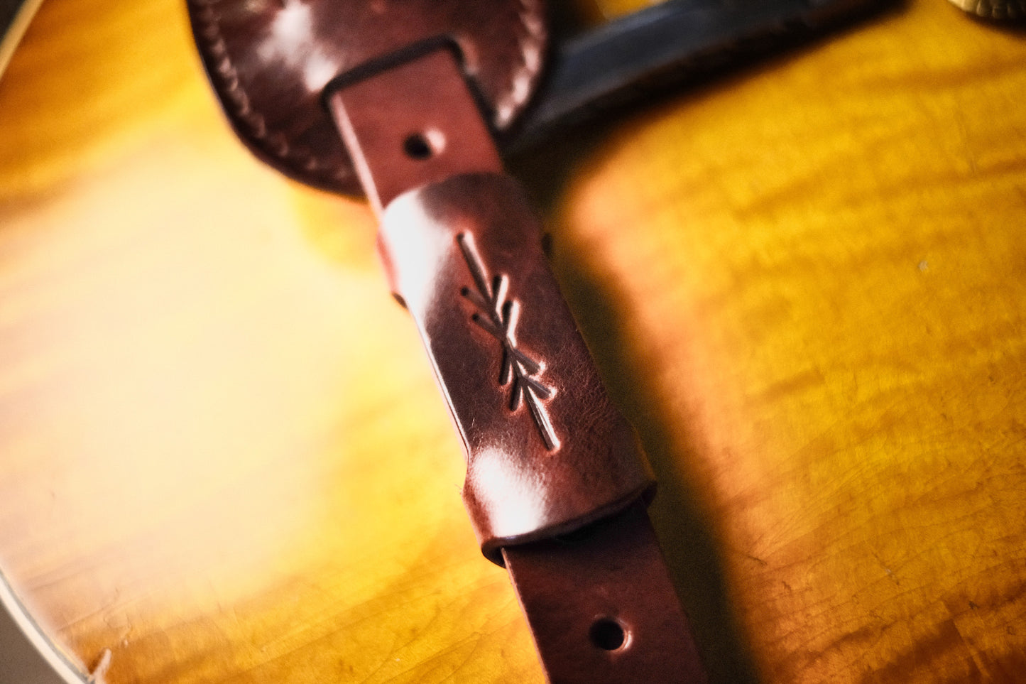 Pinegrove Leather GS25 Rockabilly Guitar Strap 1" Brown