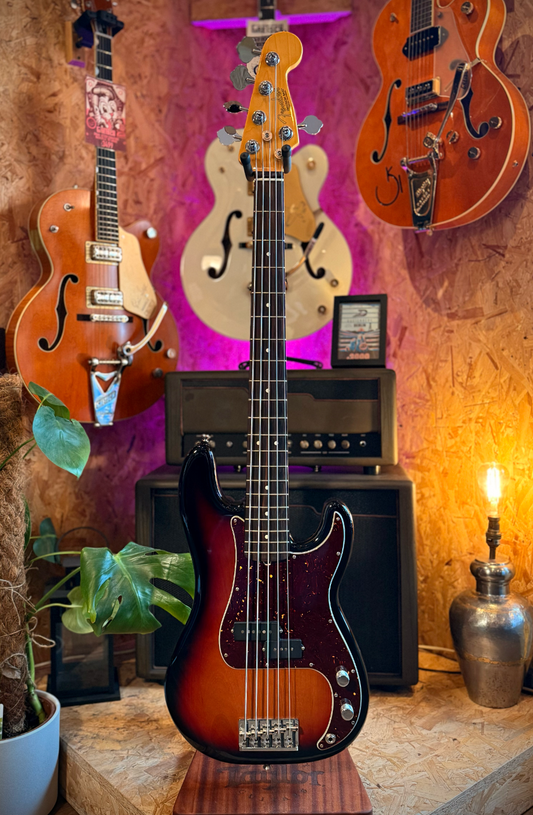 PRE-LOVED Fender American Pro II Jazz Bass V