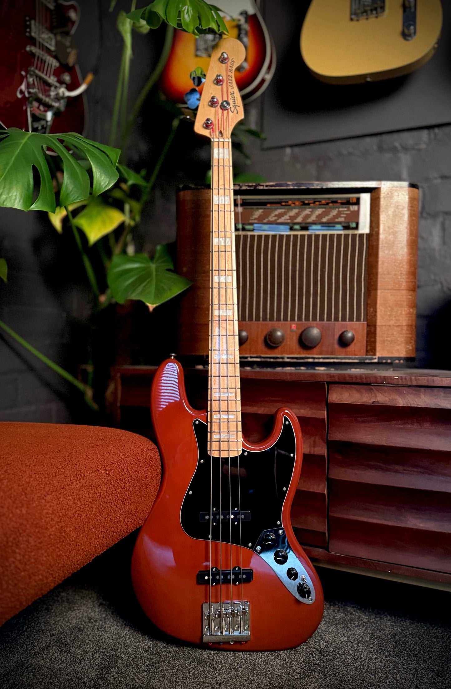 PRE LOVED Squier Classic Vibe 70's Active Jazz Bass, Mocha