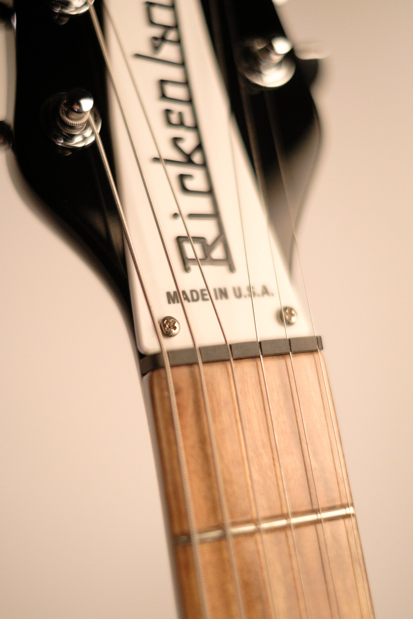 Rickenbacker 330 Jetglo