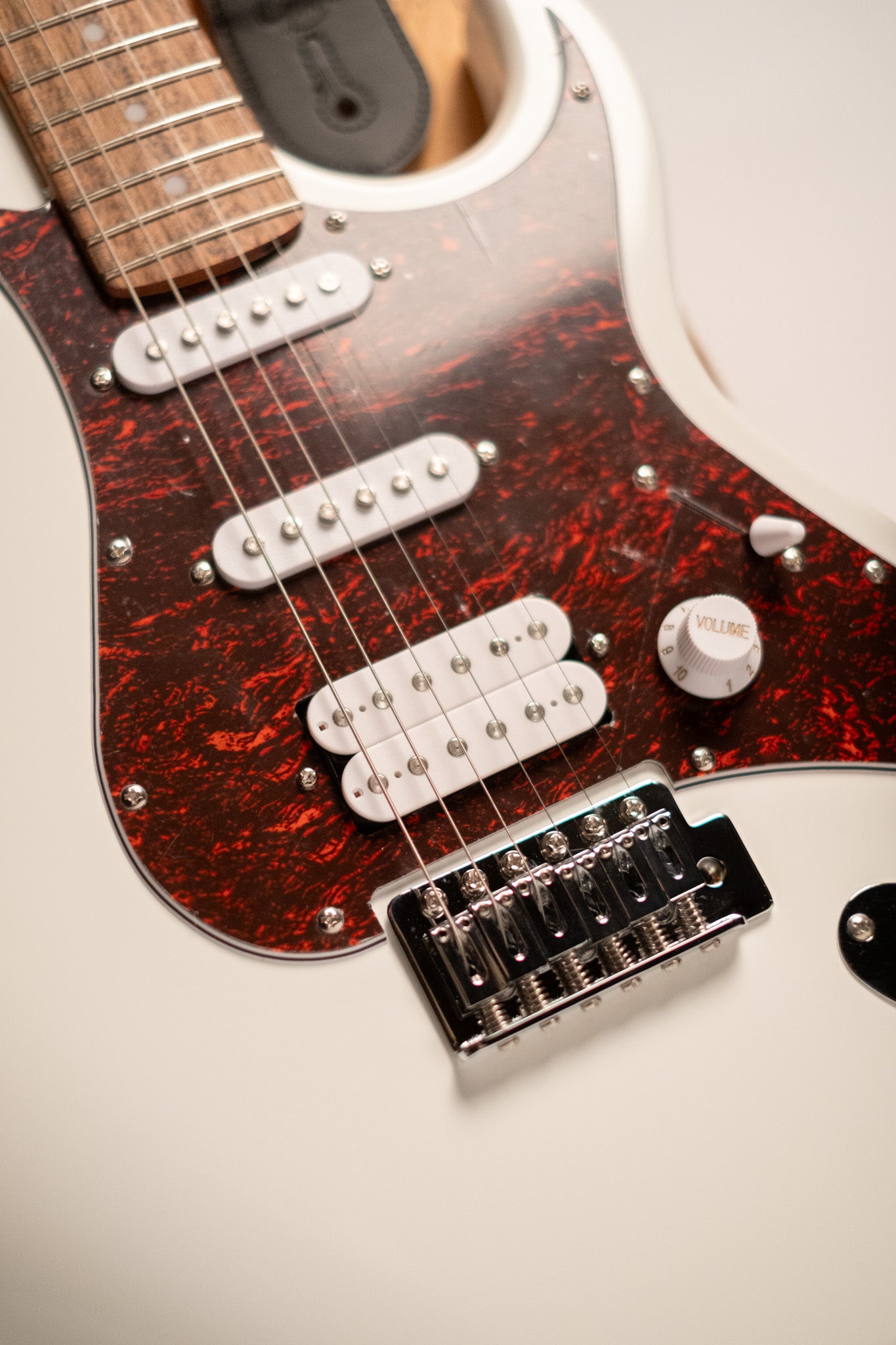 Music Bros Jingle Jampack, Olympic White