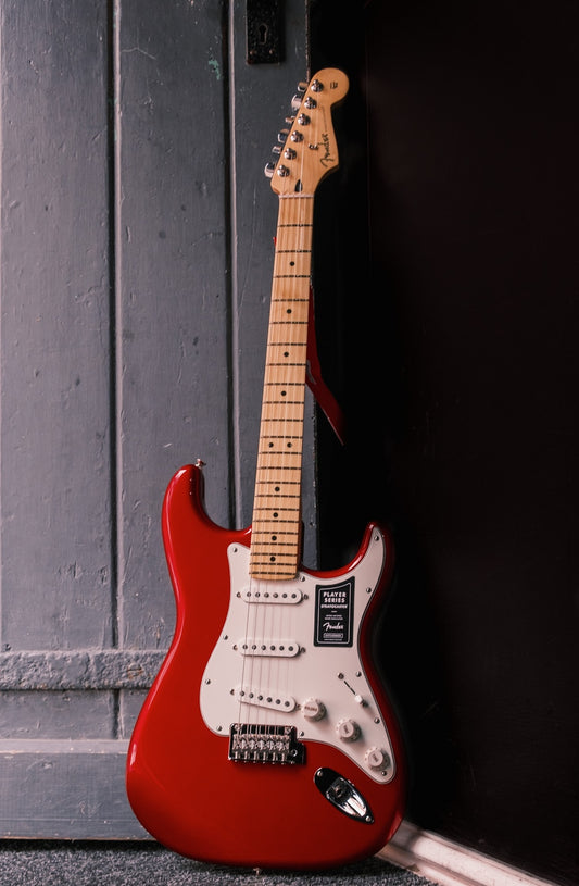 Fender Player Stratocaster Maple Fingerboard Candy Apple Red
