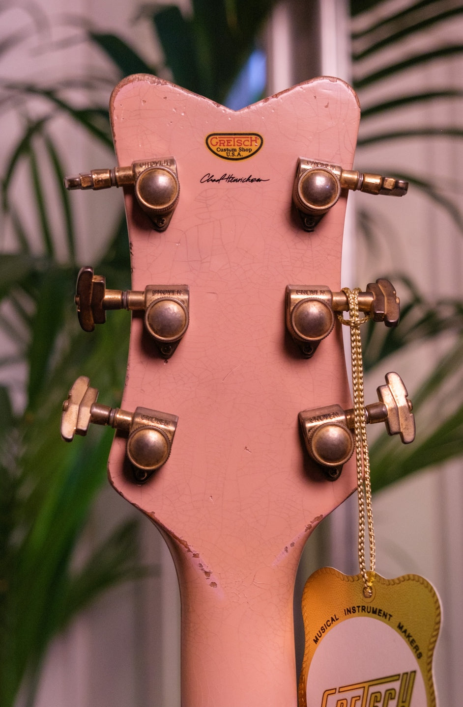Gretsch-Custom-Shop-G6134-59-Pink-Penguin-Guitar-musicbros11